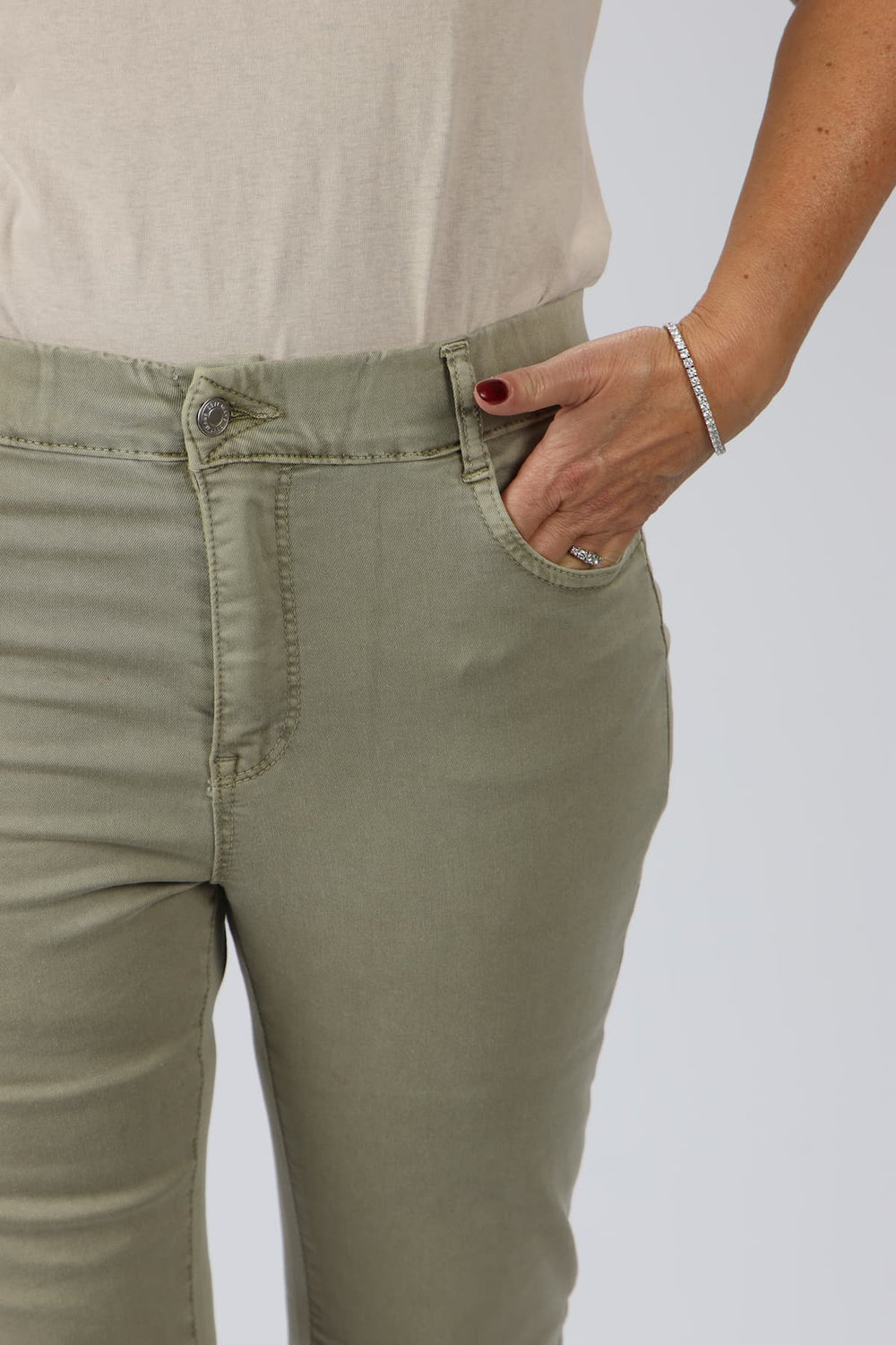 Bevy Nogga ירוק זית jeans oz capsule