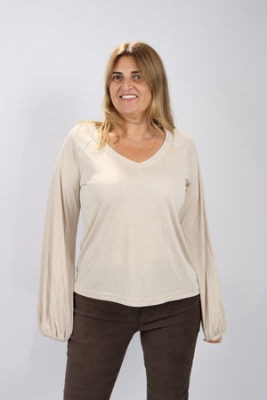 חולצת Hella לנשים עם שרוול גומי ונפח טבעי