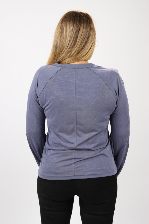 חולצת Hella לנשים עם שרוול גומי ונפח טבעי